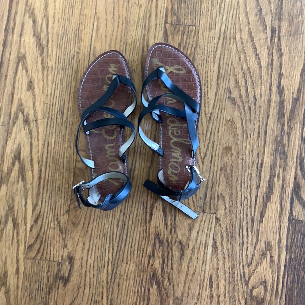 Black sandals.
